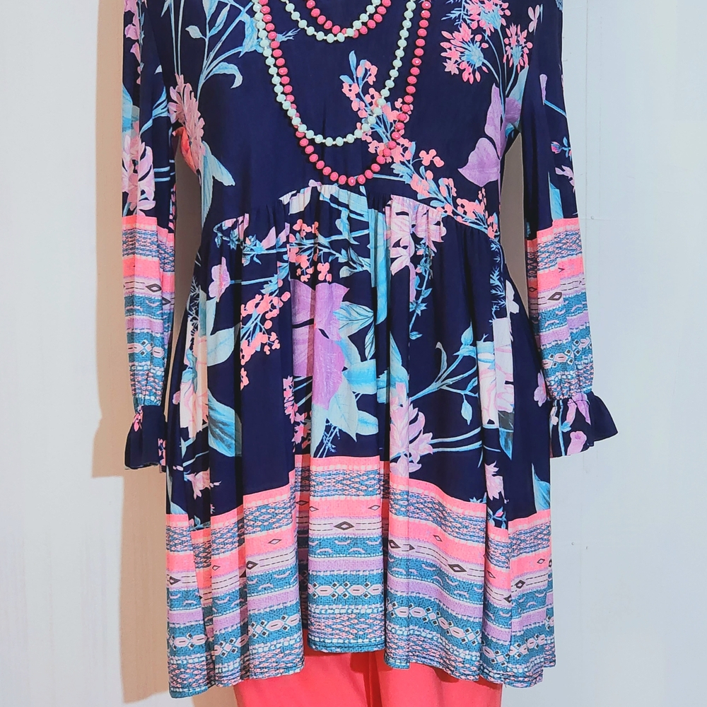Entire outfit Floral colorful tunic, with coral high wasted leggings & Jewelry